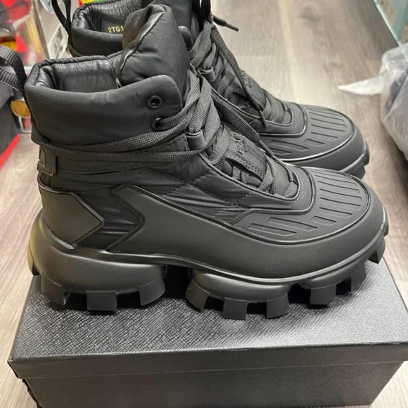 Prada boots - Picture 2 of 5